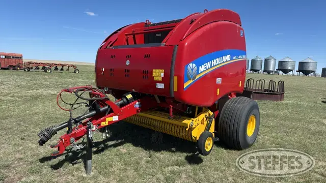 2021 New Holland Roll-Belt 560