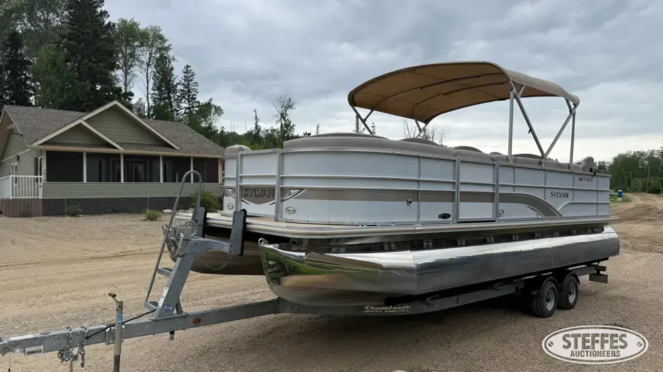 2013 Sylvan 8522 Mirage Boat
