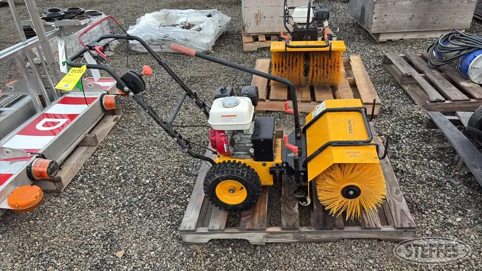 Sterling BS24H Sweeper
