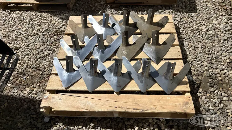 (75) Bourgault cultivator sweeps Ag Equipment Part