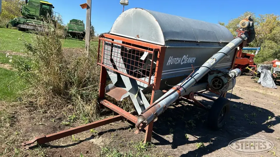 Hutchinson C-1600 Grain Cleaner