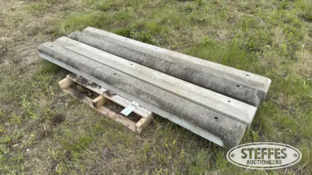 (4) Concrete curbs