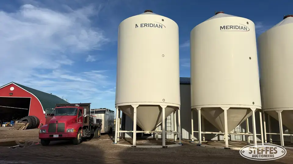 Meridian 1620EWPVS hopper bin