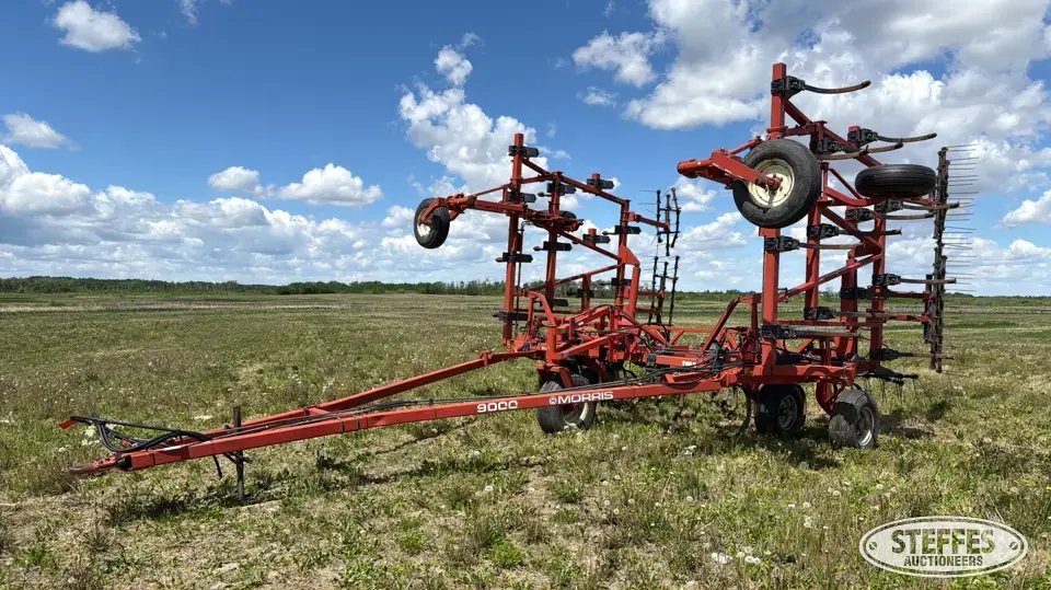 1997 Morris 9000 Field Cultivator