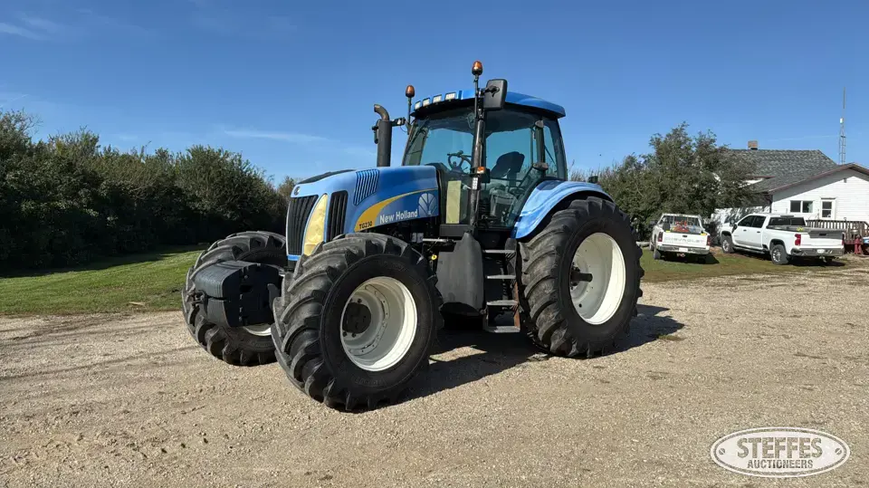 2005 New Holland TG230 MFWD Tractor