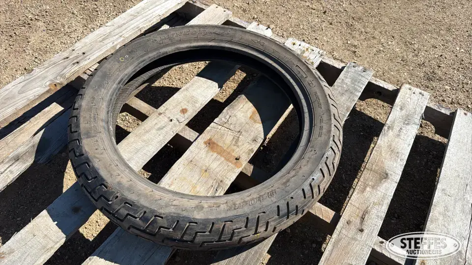 (1) Dunlop 110/90-18 motorcycle tire ATV-UTV Tires and Track