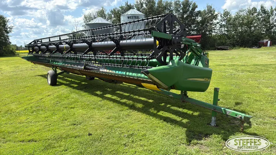 2006 John Deere 936D Draper Head