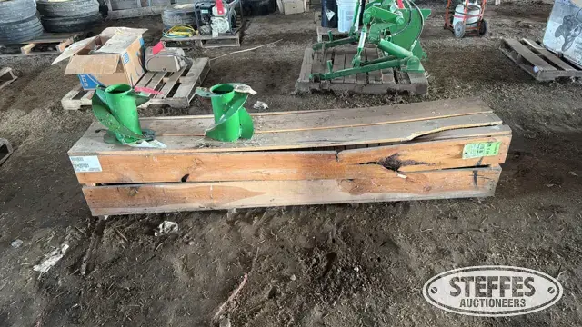 John Deere baler pickup auger