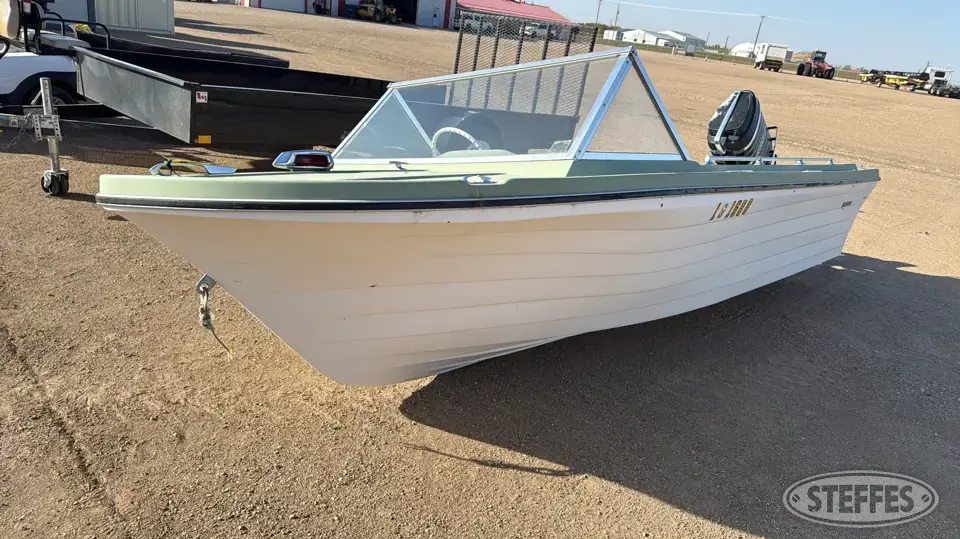 1976 Anchor V15 Boat
