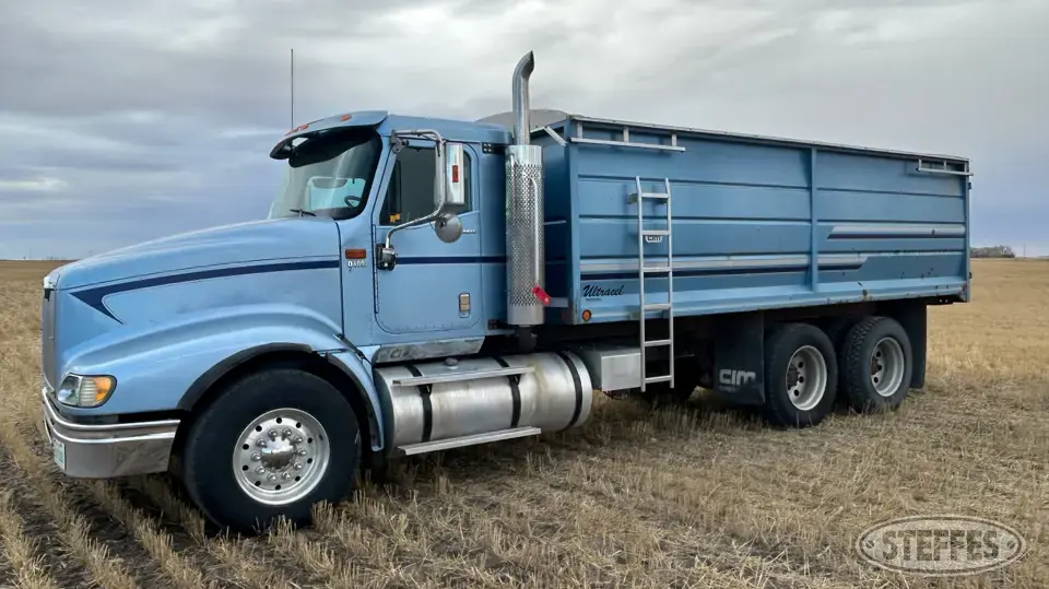 2005 International 9400i Grain Truck