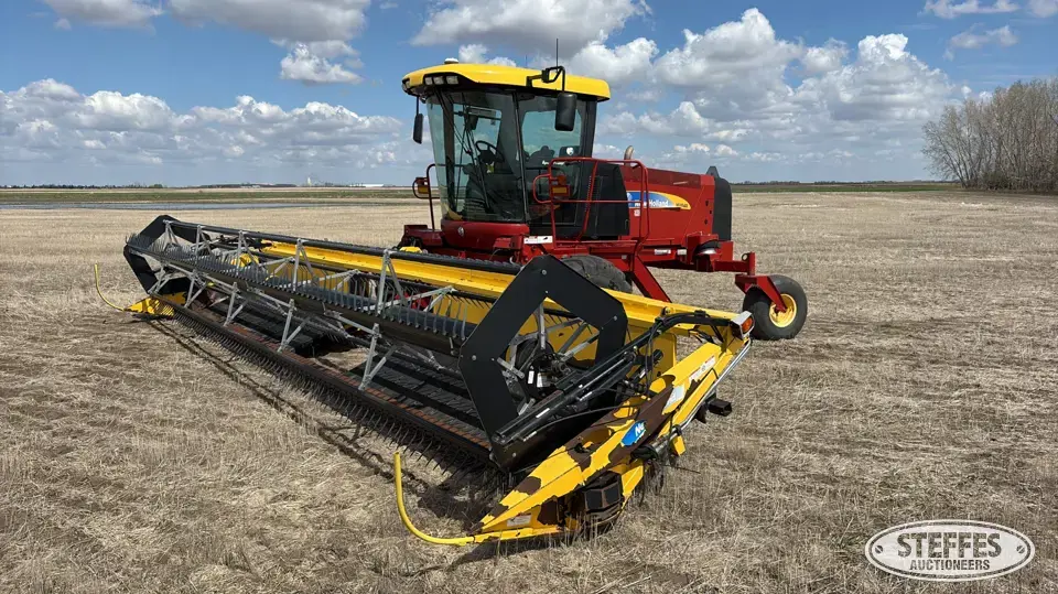 2009 New Holland H8040 Self-Propelled Swather