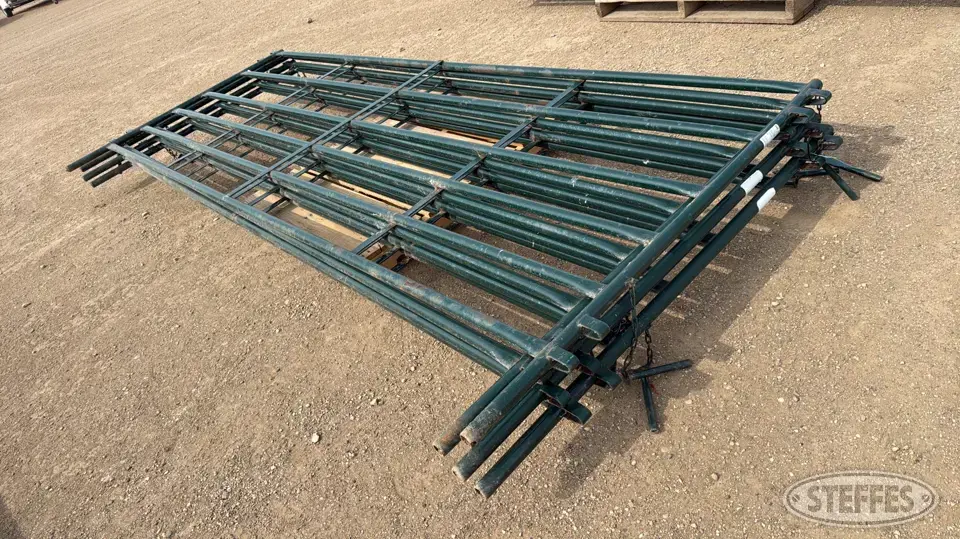 Hi-Hog 780 Livestock Handling