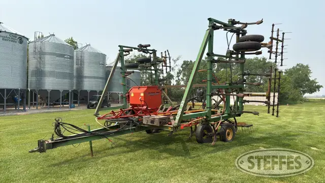 John Deere 1610