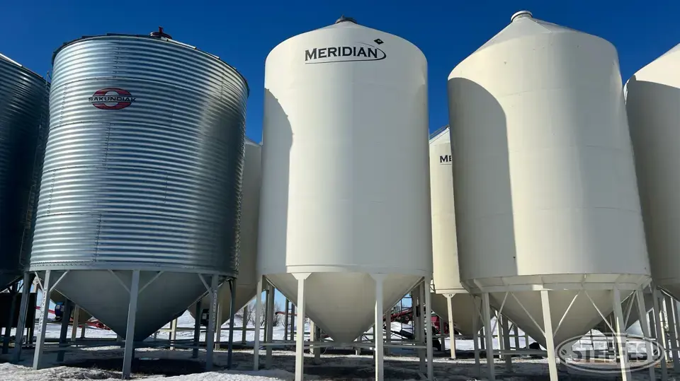 Meridian M1620 Hopper Bin