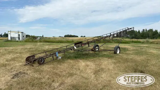 Square bale conveyor