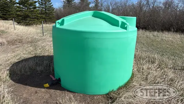Enduraplas 1,650 gal. poly tank