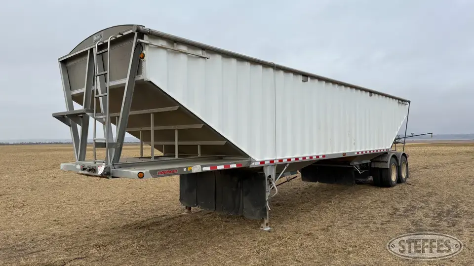 2011 Doepker Hopper Bottom Trailer