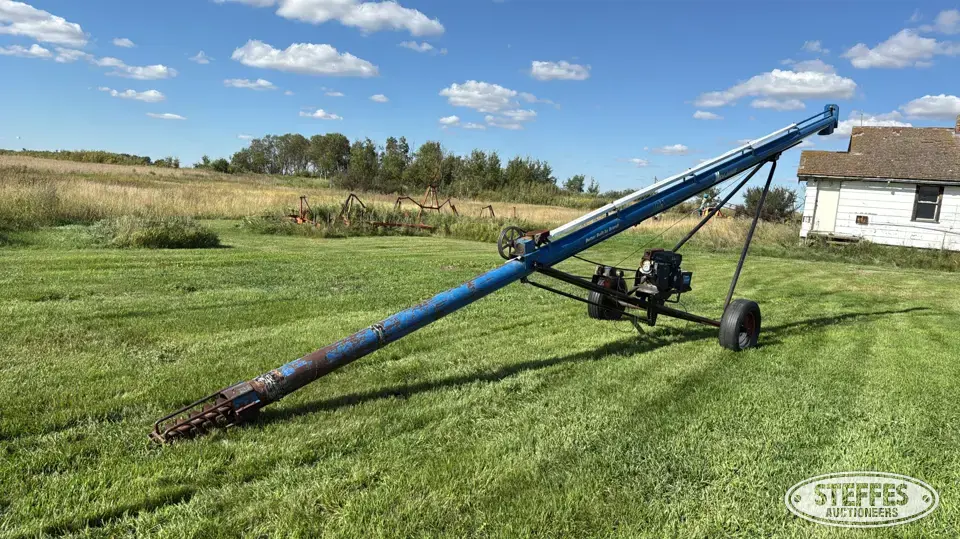 Brandt 735 Straight Auger