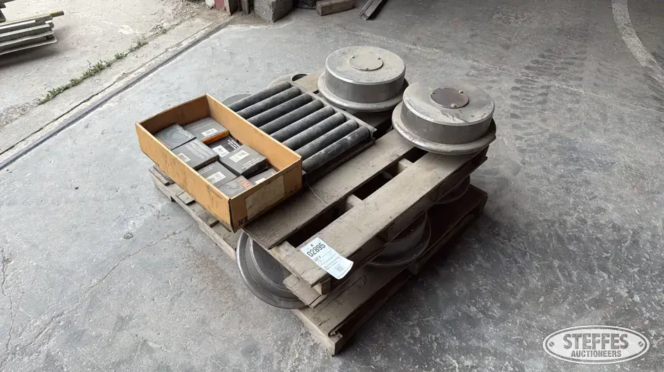 (9) Railcar wheels Concrete Related Item