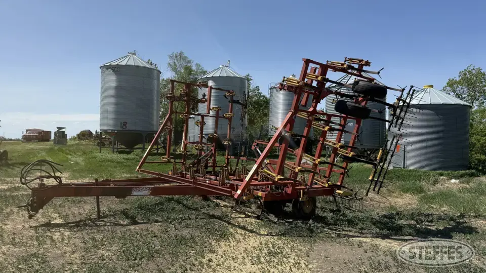 Bourgault 534-42 Field Cultivator