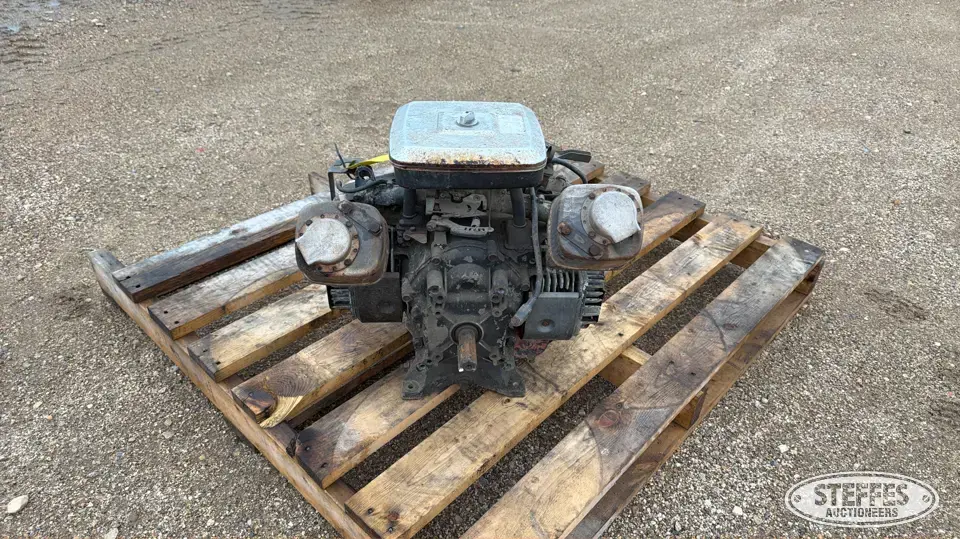 Briggs & Stratton J607 Farm Support Item