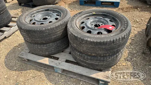 (4) Goodyear Assurance 225/55r17 tires