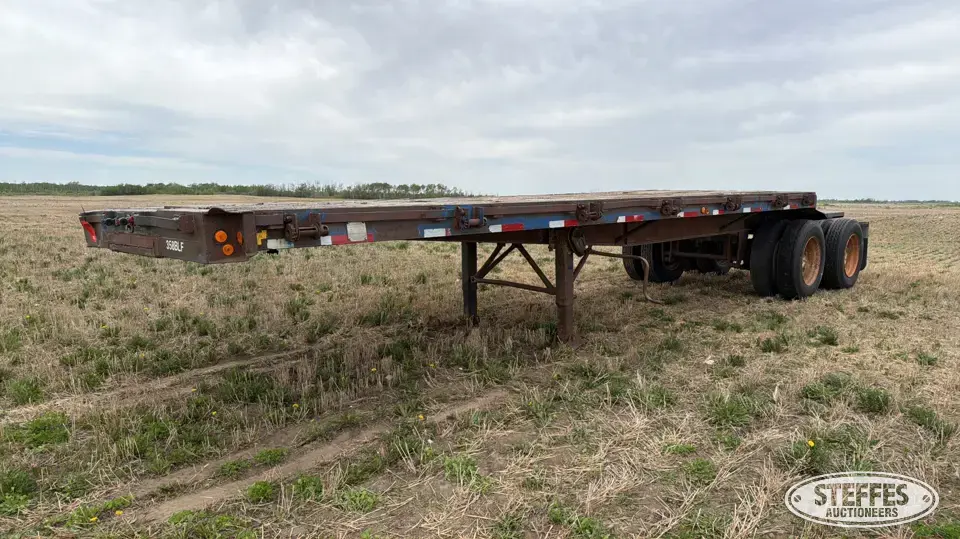1987 Fruehauf Semi Flatbed Trailer