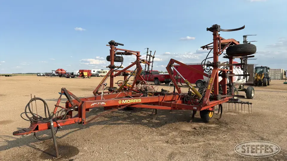Morris Magnum CP-725 Chisel Plow