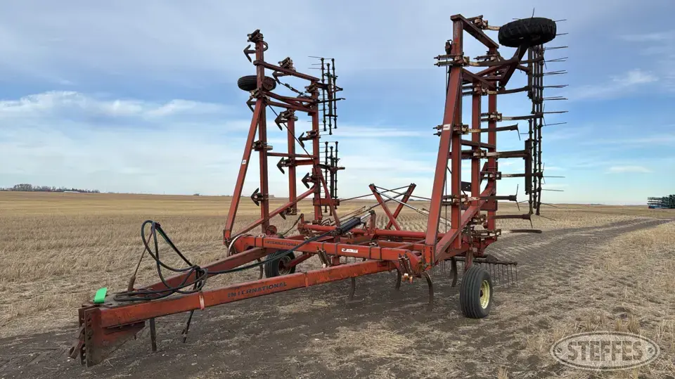 International 55C Chisel Plow