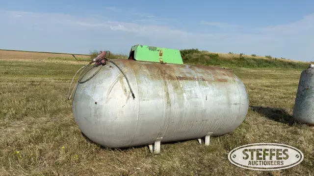 1952 Buehler Tank Mfg. Co. 500 gal. LP tank
