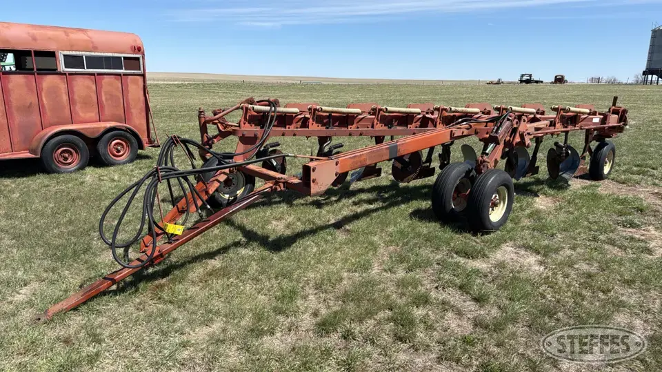 Melroe 903 Plow