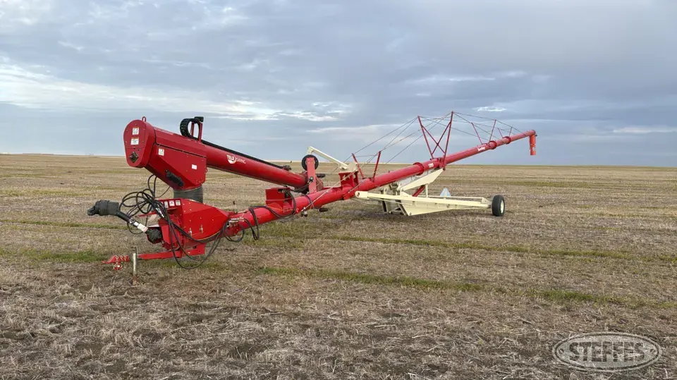 2024 Farm King 1395 Swing Hopper Auger