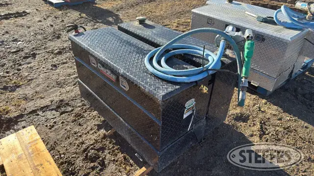DeeZee approx. 100 gal. transfer tank & toolbox