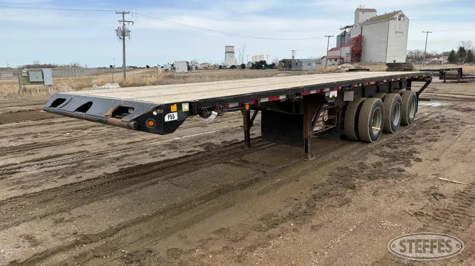 2015 Lode King Semi Flatbed Trailer