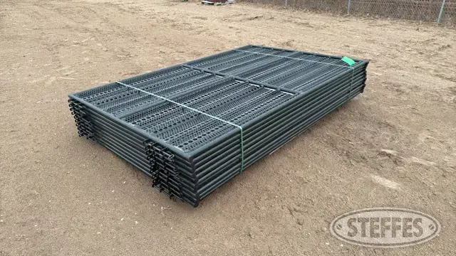 (10) BYT livestock windbreak panels