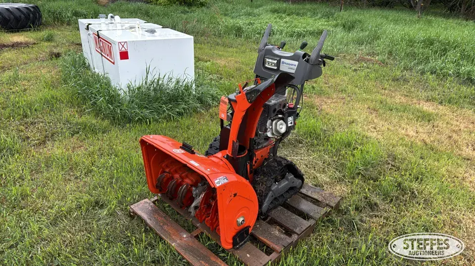 2012 Husqvarna 1830EXLT Self-Propelled Snowblower
