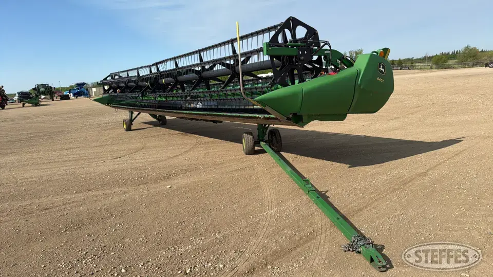 2010 John Deere 640D Draper Head