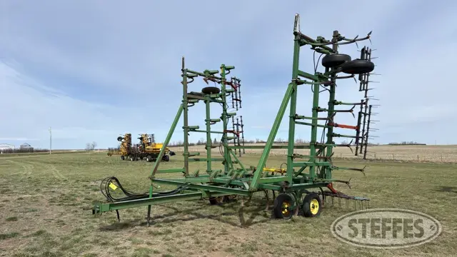 John Deere 1610