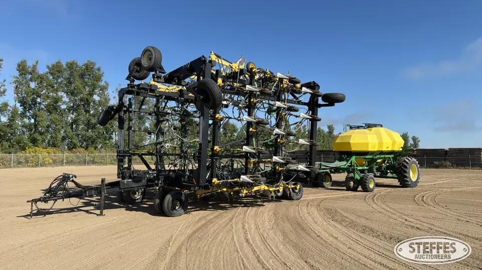 2004 Seed Master 6012 Air Drills and Air Seeder