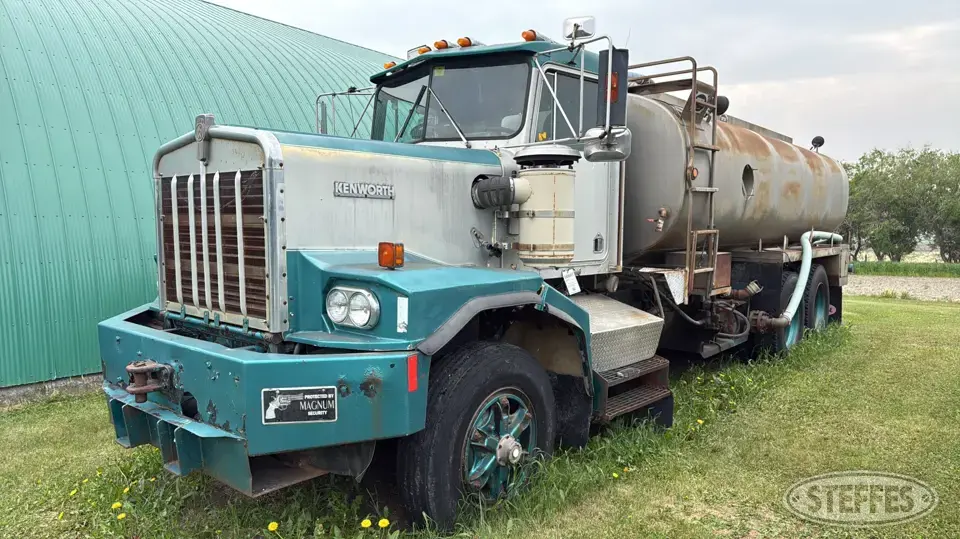 1977 Kenworth W900 Water Truck