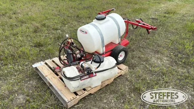 Fimco pull-type lawn sprayer