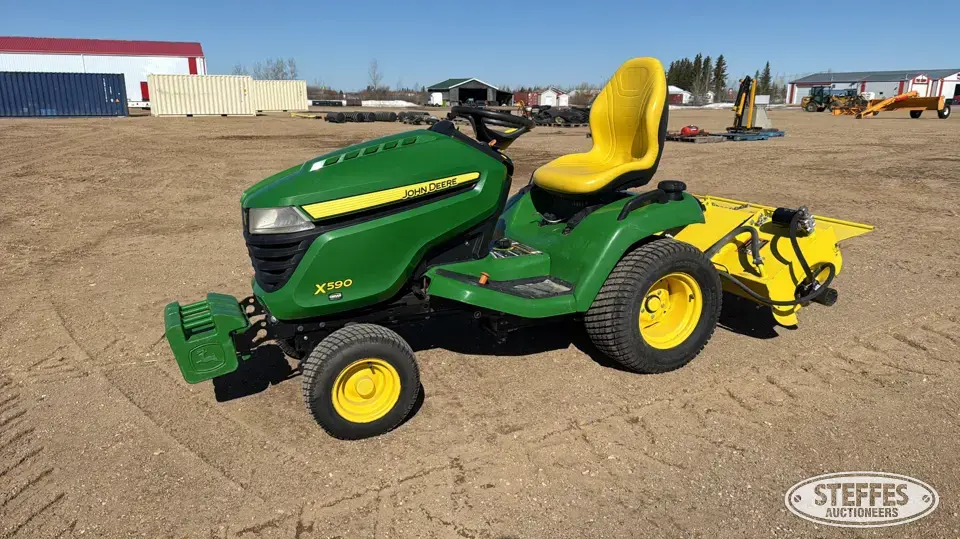 2015 John Deere X590 Lawn Tractor