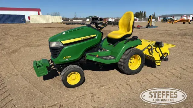 2015 John Deere X590