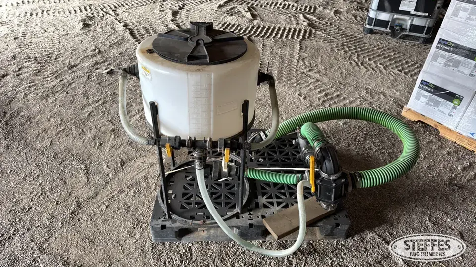 Enduraplas 30 gal. mix cone Chem-Fert Accessories-Other