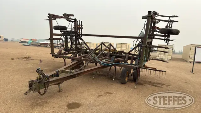 John Deere 1610