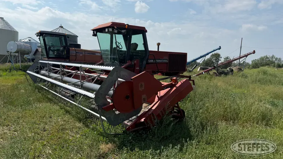 1993 Case IH 8820 Self-Propelled Swather