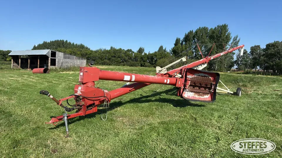 Buhler Farm King 1070 Swing Hopper Auger