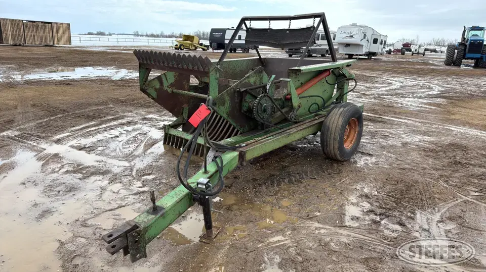 1990 Crown Rock Picker