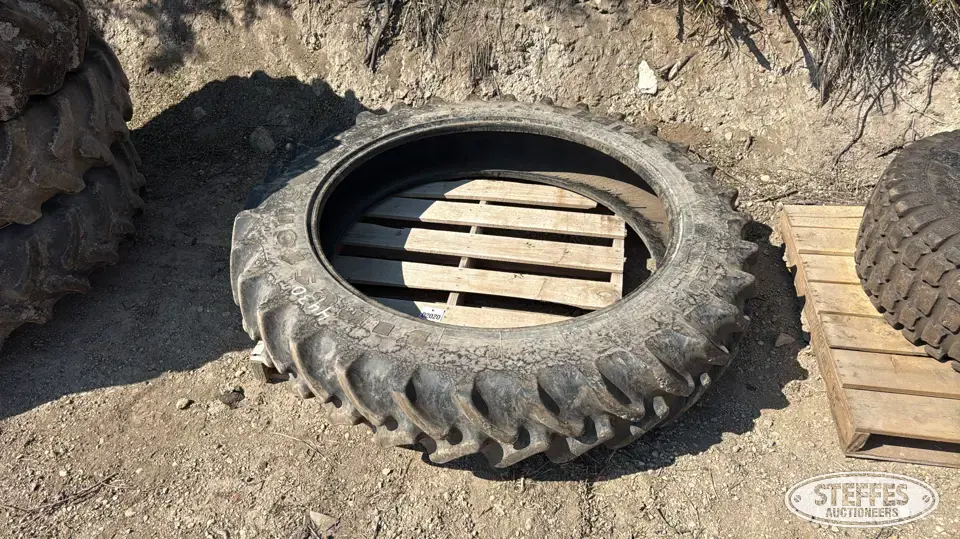 (1) Firestone 320/90R46 tire Tractor-Implement Tire