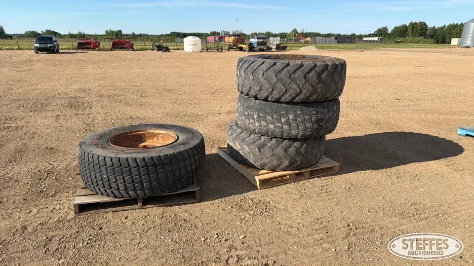 (4) 17.5R25 tires Construction Equipment Tire